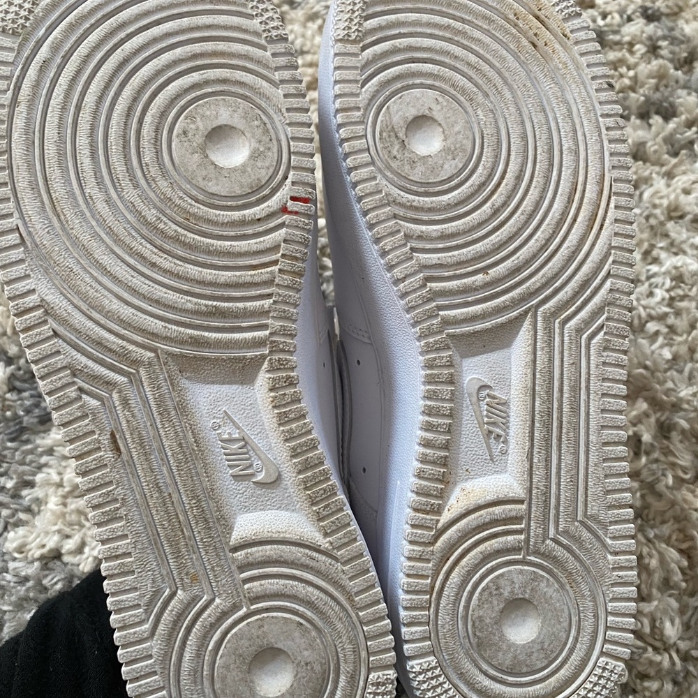 AF1 - Picture 2 of 9